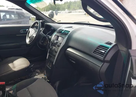 2014 Ford Police Interceptor z USA, uszkodzony, nr VIN 1FM5K8AR4EGA50177